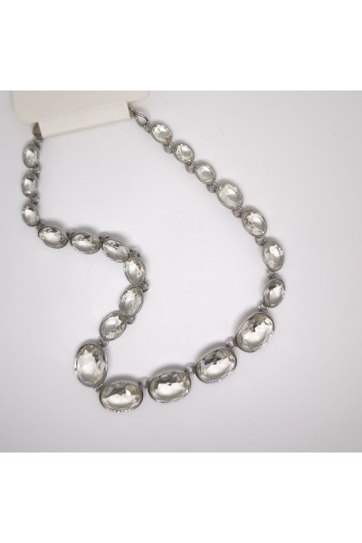 COLLAR PASSER