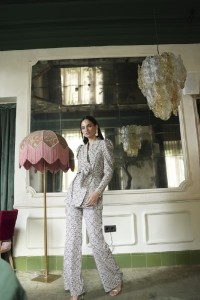 TRAJE MARE ESTAMPADO CRUZADO